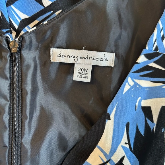 Danny and Nicole Dress A-line V-Neck & Back. Blue, Black & White Tropical Sz 18W - Picture 5 of 10